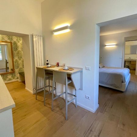 Hotel Baia Di Pare Valmadrera Kültér fotó