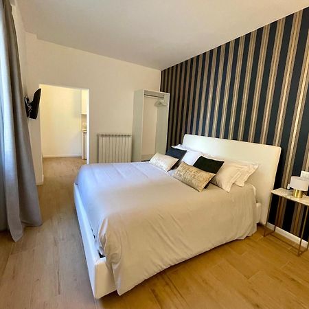 Hotel Baia Di Pare Valmadrera Kültér fotó