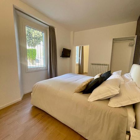 Hotel Baia Di Pare Valmadrera Kültér fotó