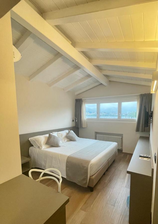Hotel Baia Di Pare Valmadrera Kültér fotó