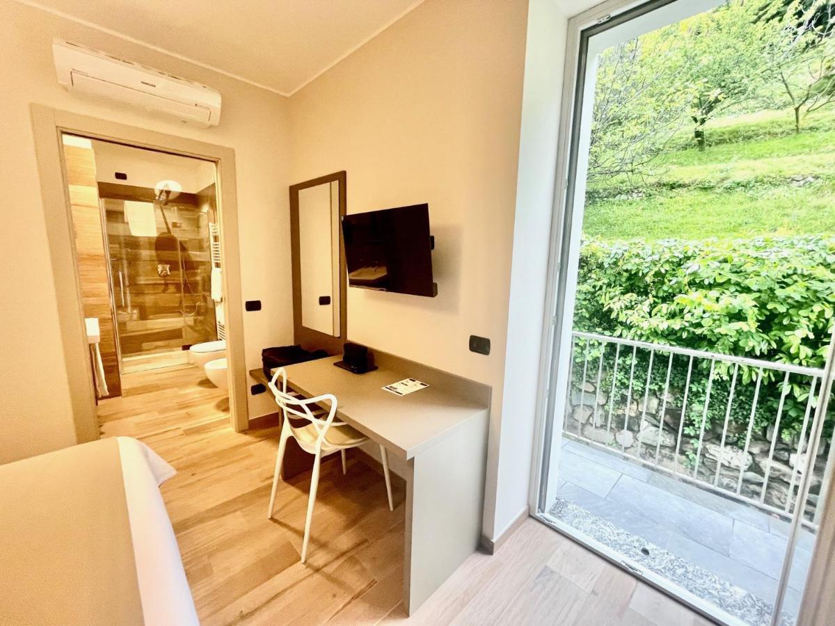 Hotel Baia Di Pare Valmadrera Kültér fotó