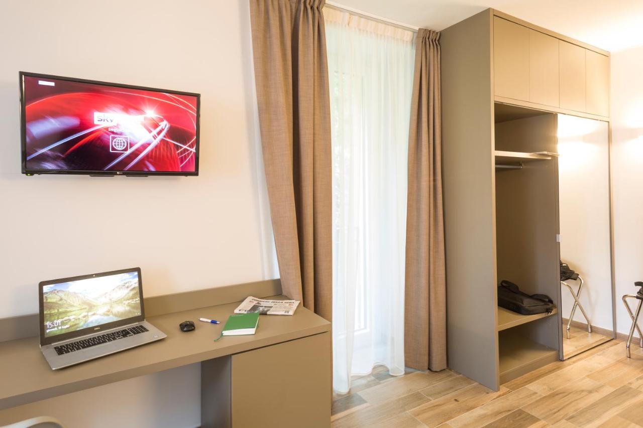 Hotel Baia Di Pare Valmadrera Kültér fotó