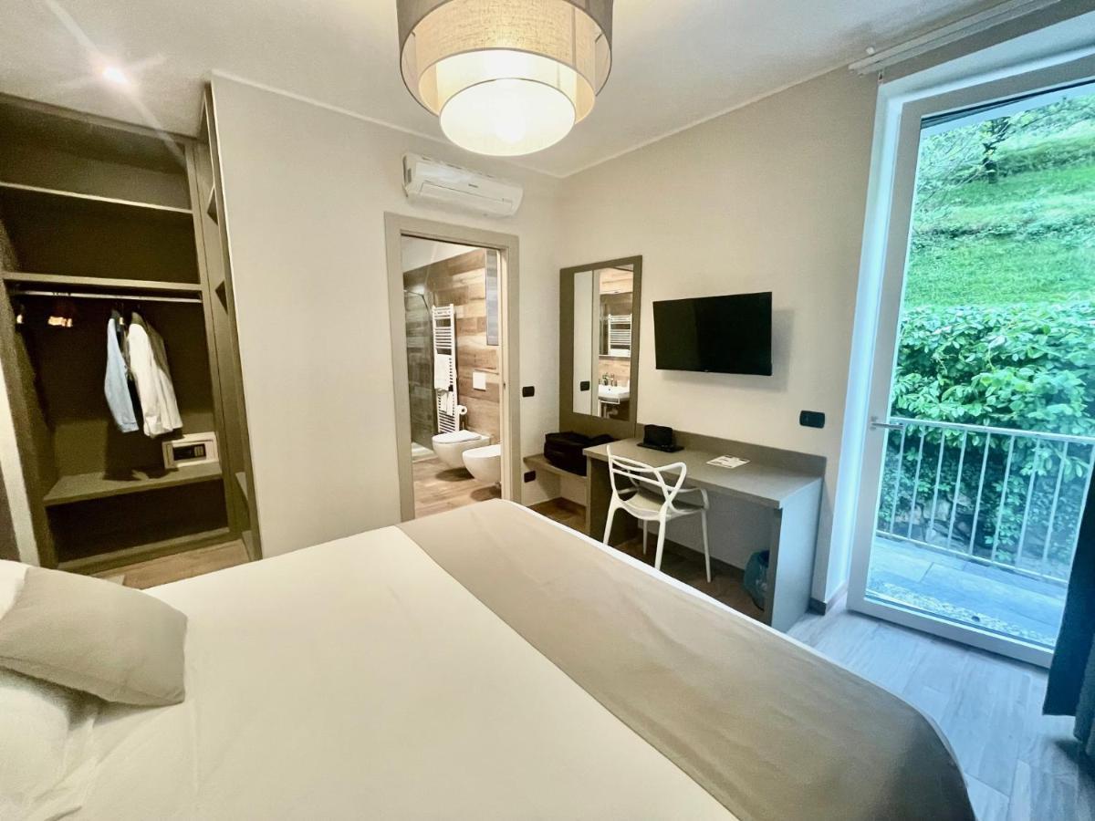Hotel Baia Di Pare Valmadrera Kültér fotó