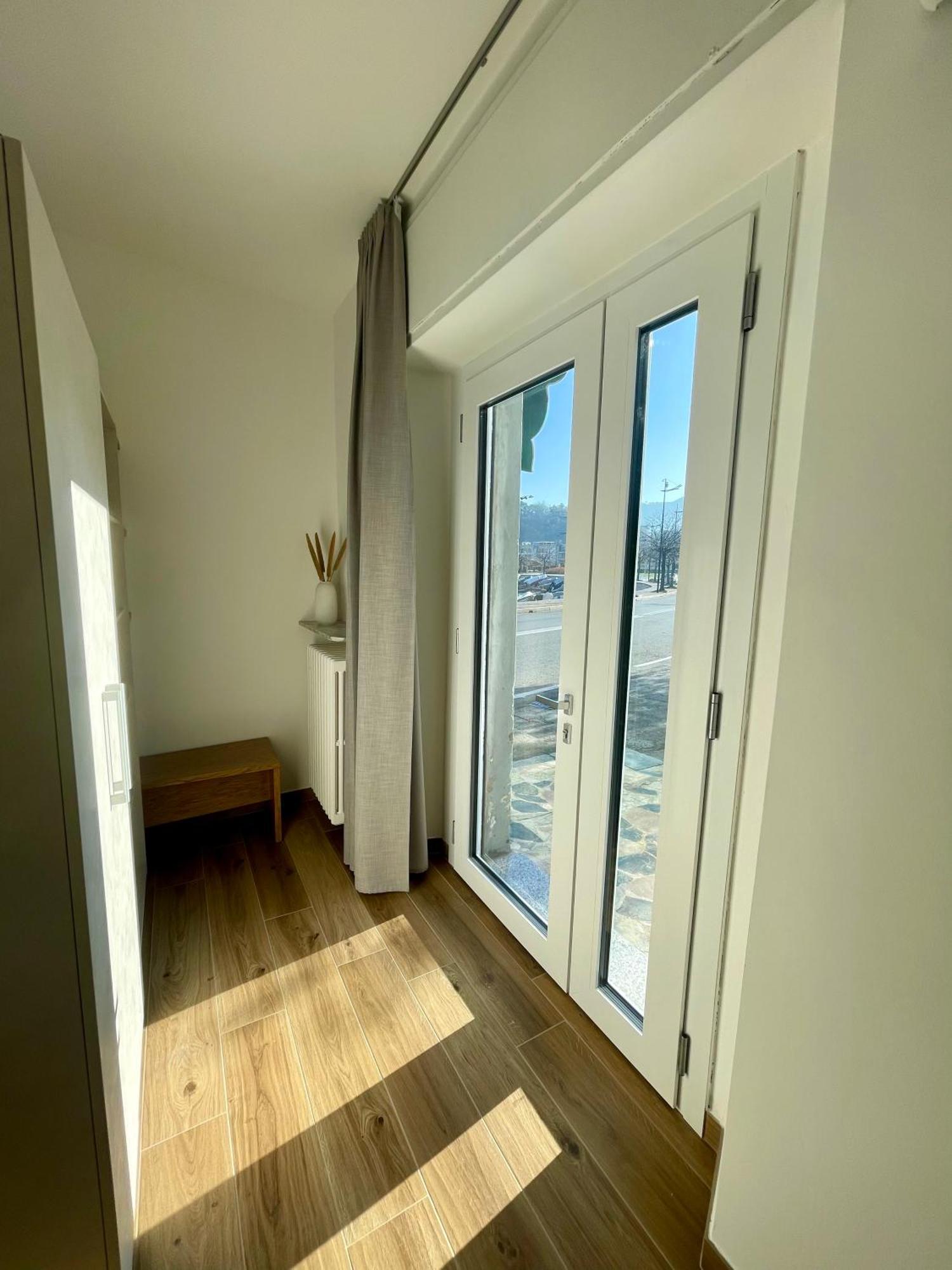 Hotel Baia Di Pare Valmadrera Kültér fotó