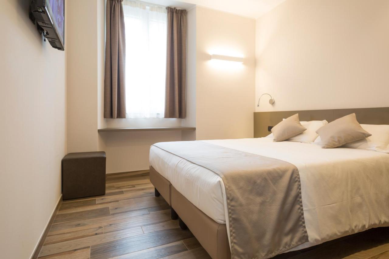Hotel Baia Di Pare Valmadrera Kültér fotó